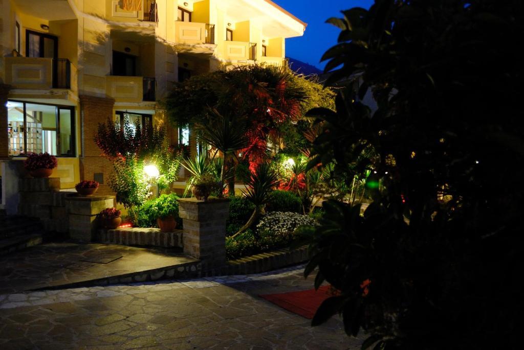 Hotel Caserta Antica Exterior photo